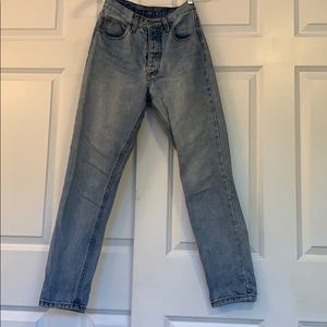 BRANDY MELVILLE High Waisted Light-Wash Jeans